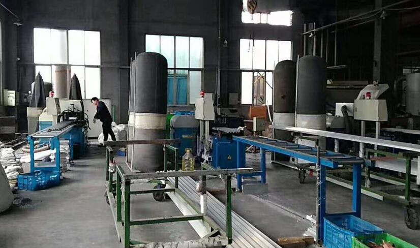 三年老客戶，起源于2片鋸片進(jìn)展到3臺全自動切鋁機的訂購