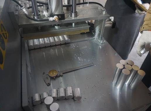 直徑25mm小鋁棒切割機(jī)，解決汽車配件廠牛總的煩惱